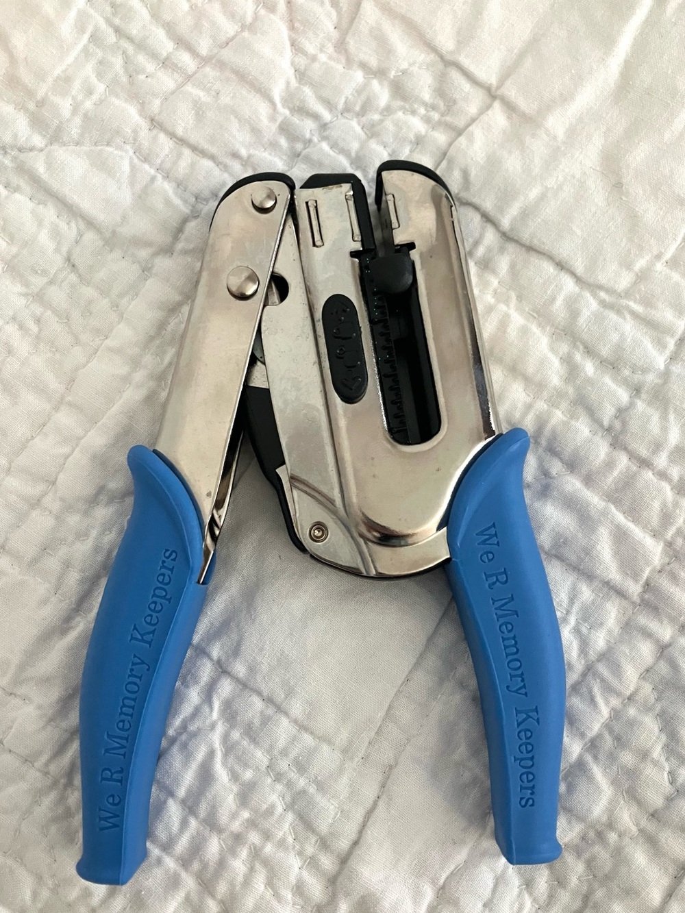 We R Memory Keepers Crop-A-Dile Power Punch